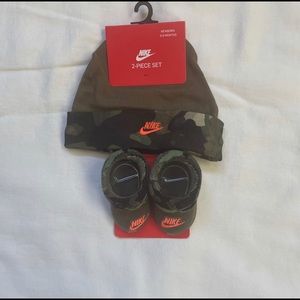 Nike Olive Green Camouflage Print Beanie/Bootie